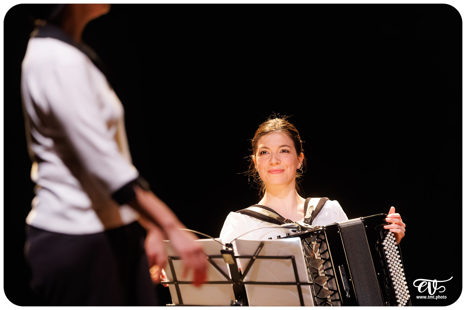 JE DANSE AVEC MILLIAT (KAREN CHATAIGNER)